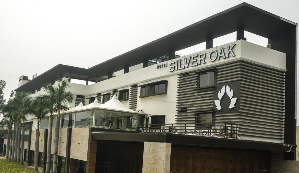 Hotel Silver Oak Bilāspur Buitenkant foto