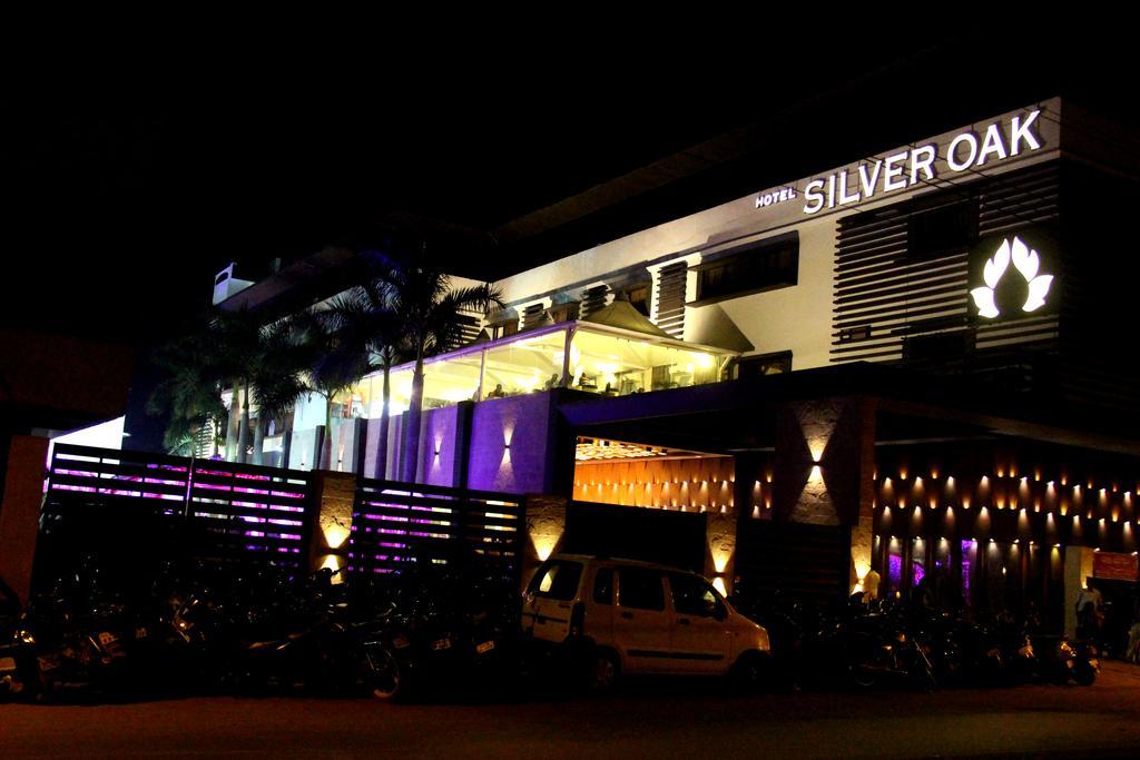 Hotel Silver Oak Bilāspur Buitenkant foto